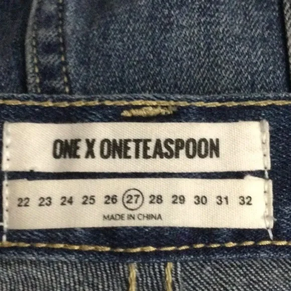 One Teaspoon Harlets Shorts Size 27 With Retro Back Pocket Design